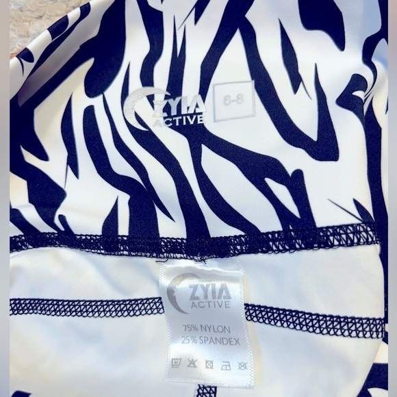 Zyia Active Safari Pocket Brilliant Zebra Hi-Rise 7/8 Compression Size 6-8 - Picture 7 of 9
